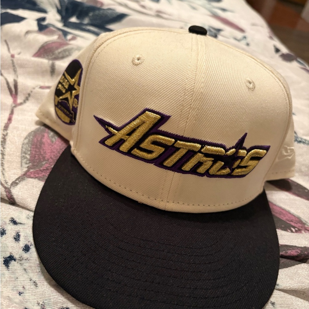 Cream and Black Astros Snapback Hat